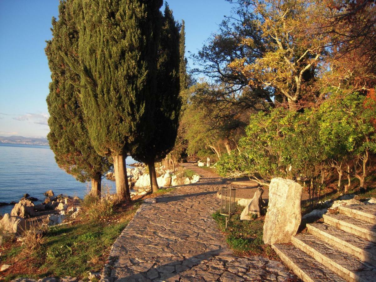 Apartmani Lucija Jurkovic Malinska Bagian luar foto